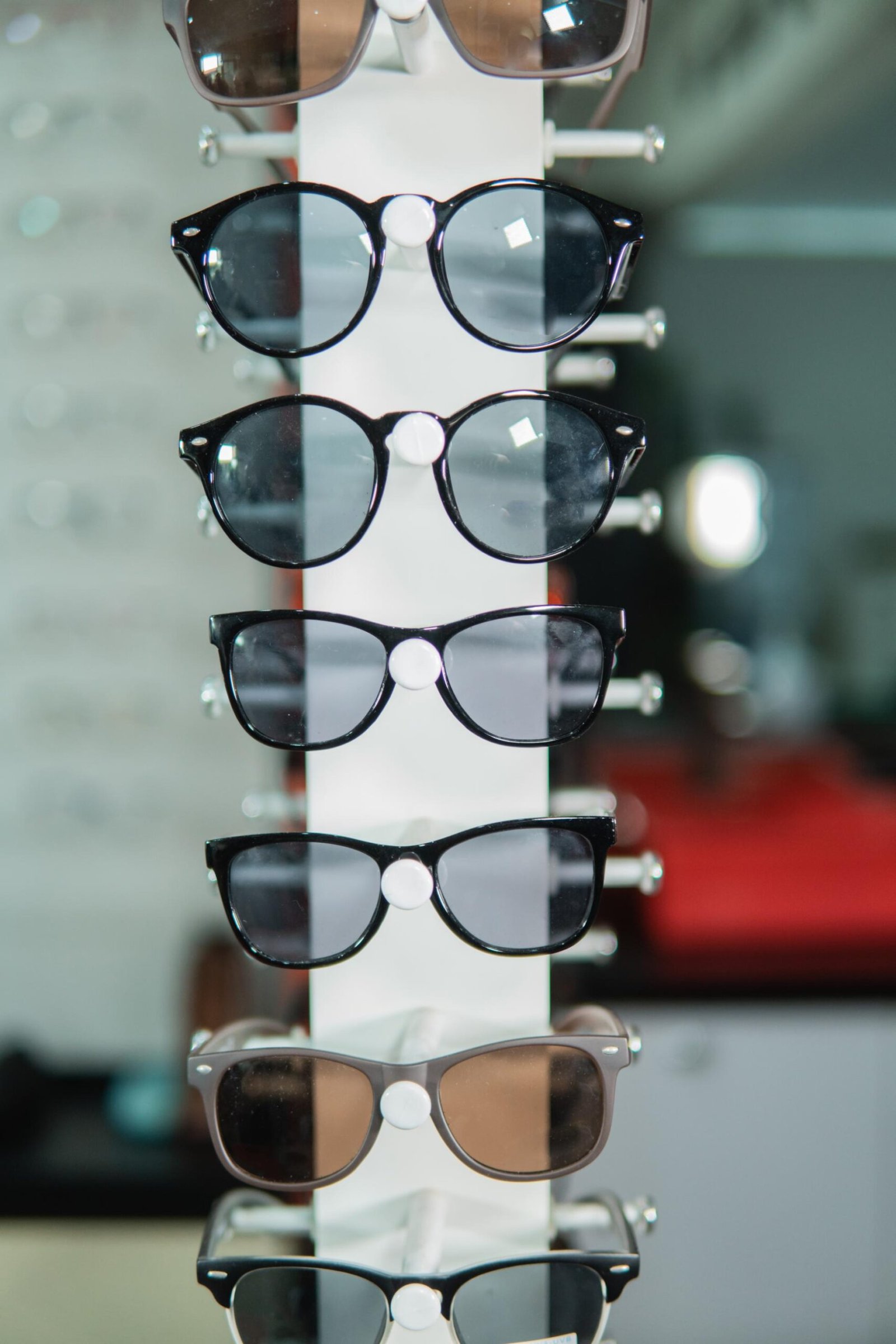 set-glasses-special-eyeglass-shelf-eye-clinic